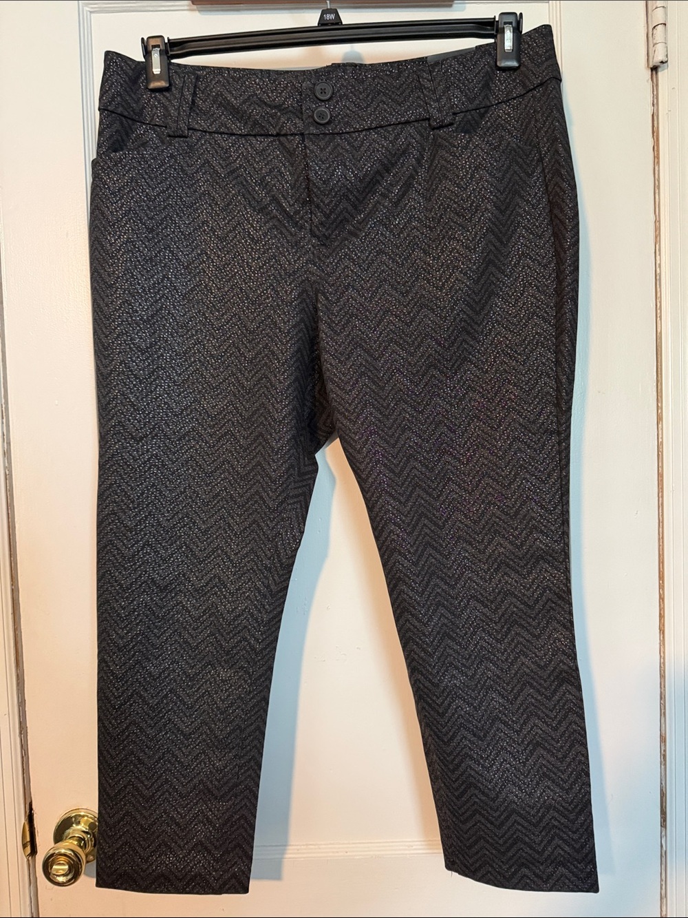 Torrid Charcoal Chevron Sparkle Cropped Dress Pants - size 18R